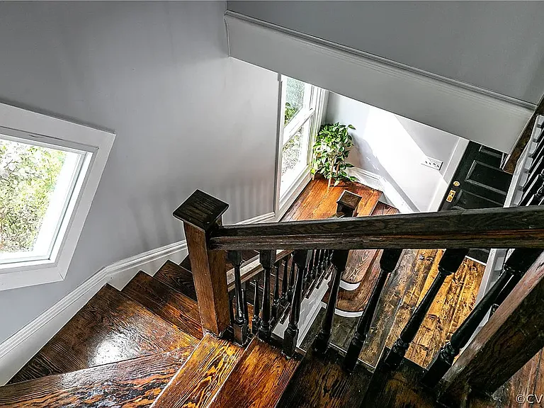 205 Poe St — Photo 52