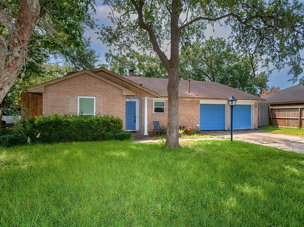 5011 Encino Ct, Friendswood, TX 77546