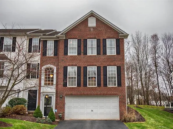 618 Village Green Blvd E, Mars, PA 16046