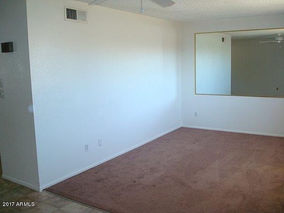 3rd image of 1138 N Dresden Cir