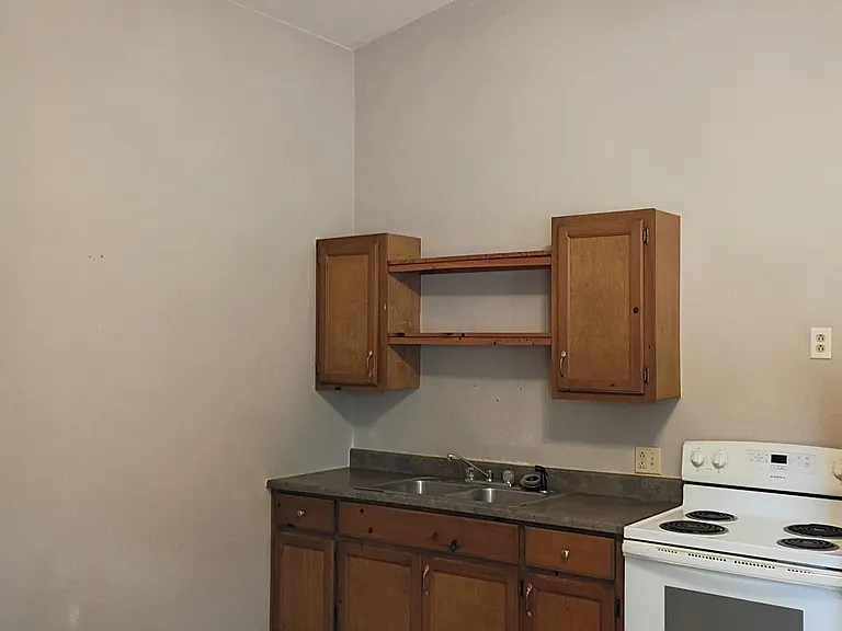 295 W Ellis St #4 — Photo 5