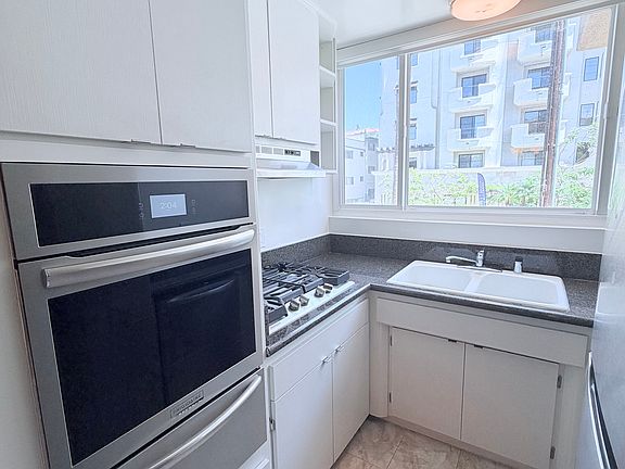 4th image of 11635 Mayfield Ave APT 2