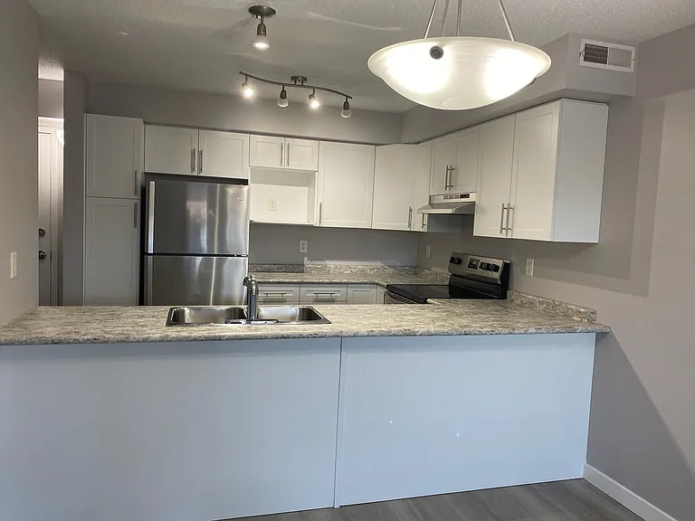 333 Warde Ave — Photo 23