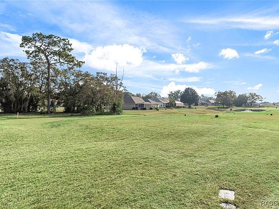 3rd image of 4828 N Crestline Dr