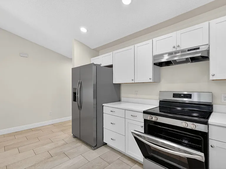 116 Dewitt Ct — Photo 13