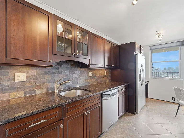 6040 Boulevard East #23F — Photo 6