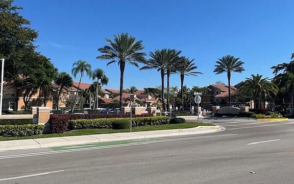 3rd image of 8871 Wiles Road #201