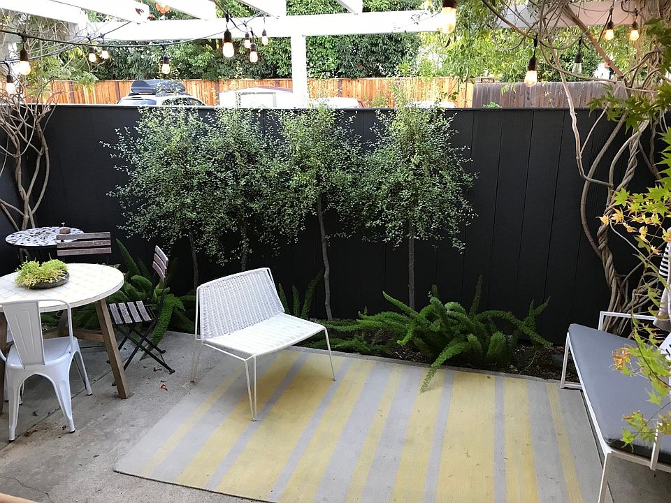 Outdoor patio space right outside of the kitchen/dining room