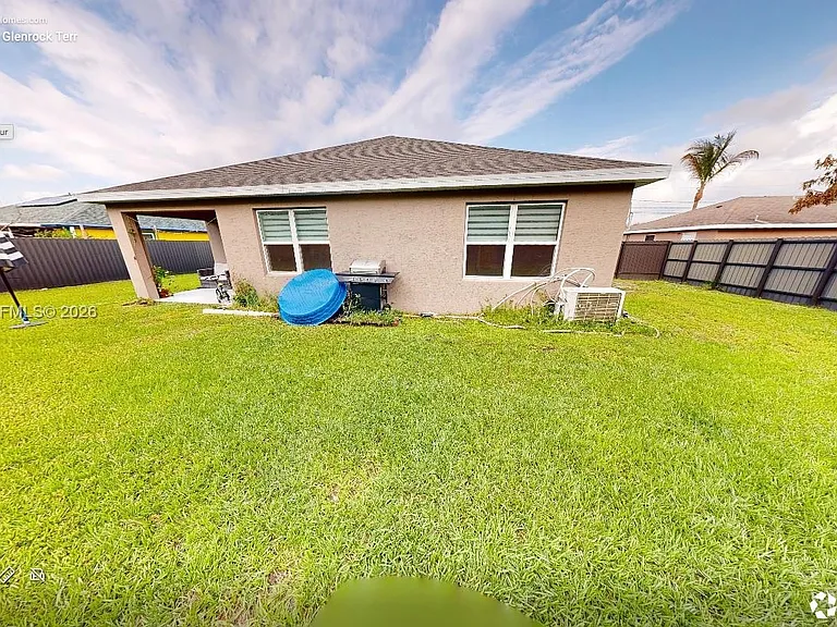 2137 SE Glenrock Ter — Photo 23
