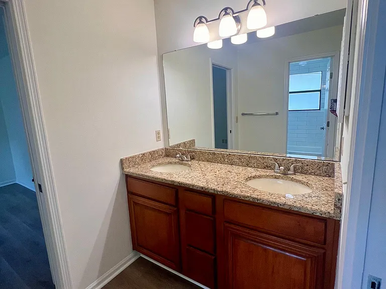 Jack-n-Jill bathroom between 3rd and 4th bedroom