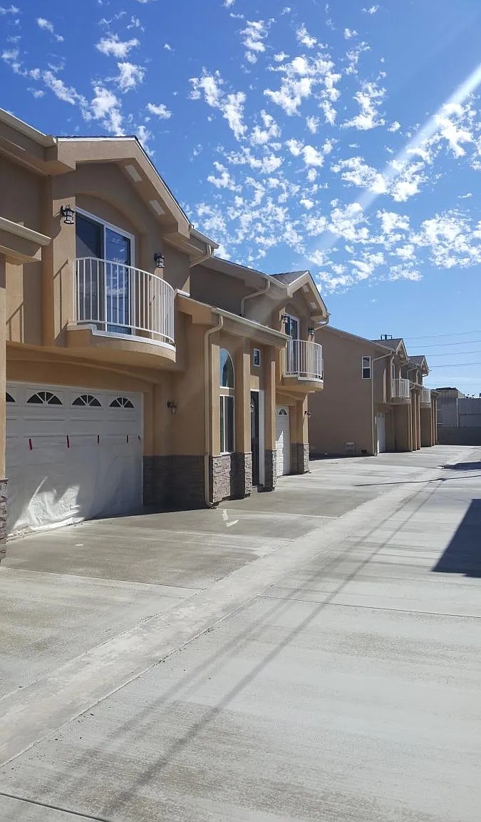 3 bed, 2.5 bath, $3,495 — Photo 1