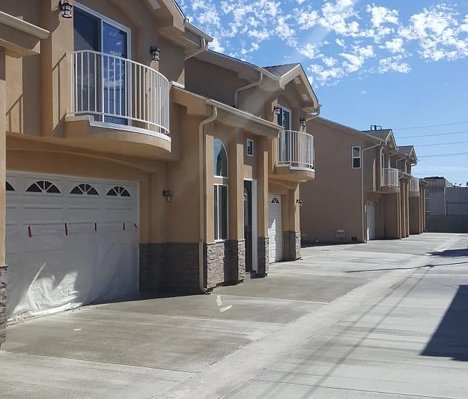 4442 Santa Ana St — Photo 1