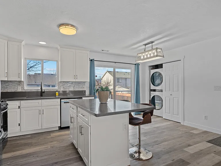 722 S 1370 W — Photo 5