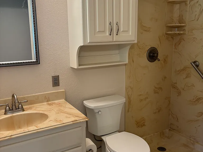 207 Courtland Cir — Photo 9
