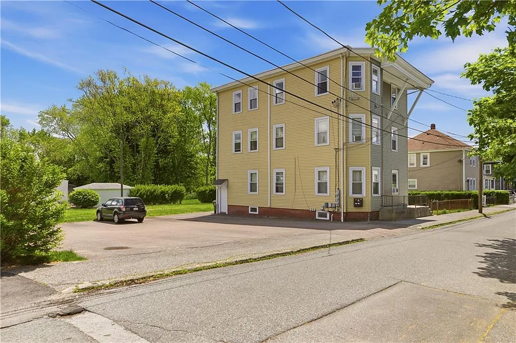 1 bed, 1100 sqft, $1,000 — Photo 2