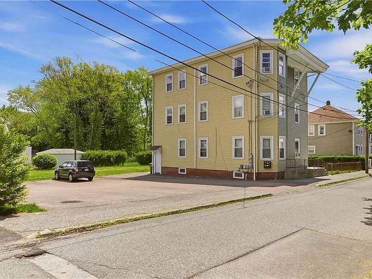 29 Prospect St #3 — Photo 1