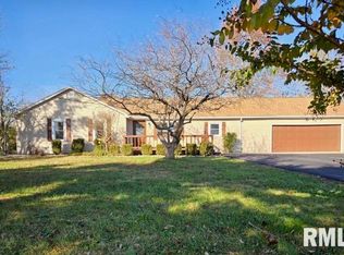 12266 E Violet Rd, Mount Vernon, IL 62864