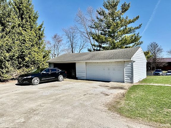 5th image of 2704 & 2706 Moore Rd