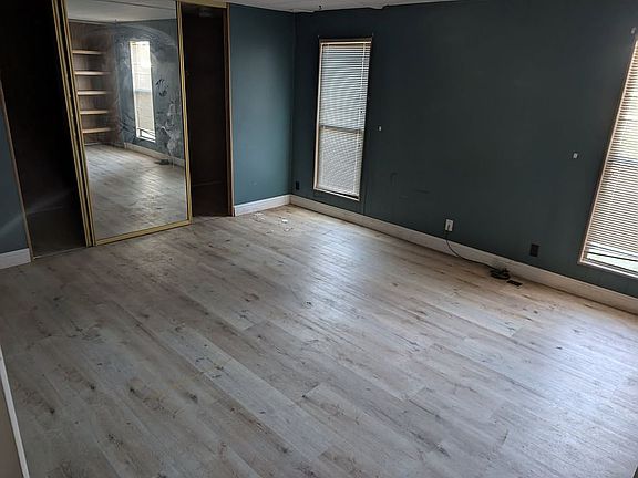 5th image of 10896 N Armstrong Ave