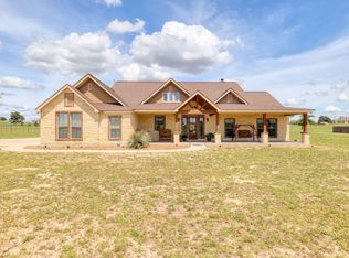 185 Triple R Dr, La Vernia, TX 78121