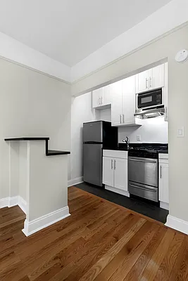 Rented by Cooper & Cooper Real Estate | media 9