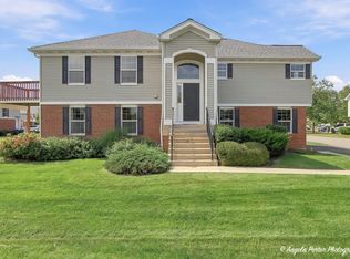 512 Legend Ln #512, McHenry, IL 60050