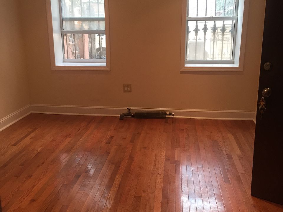 2nd image of 670A Greene Ave