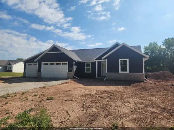 1005 Lotus Trl, Menasha, WI 54952