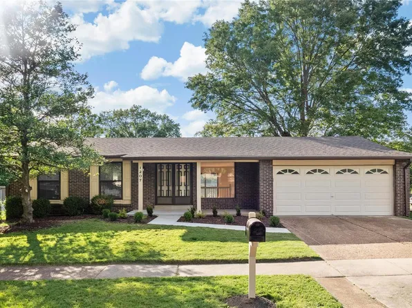 1207 Shannon County Dr, Saint Louis, MO 63125