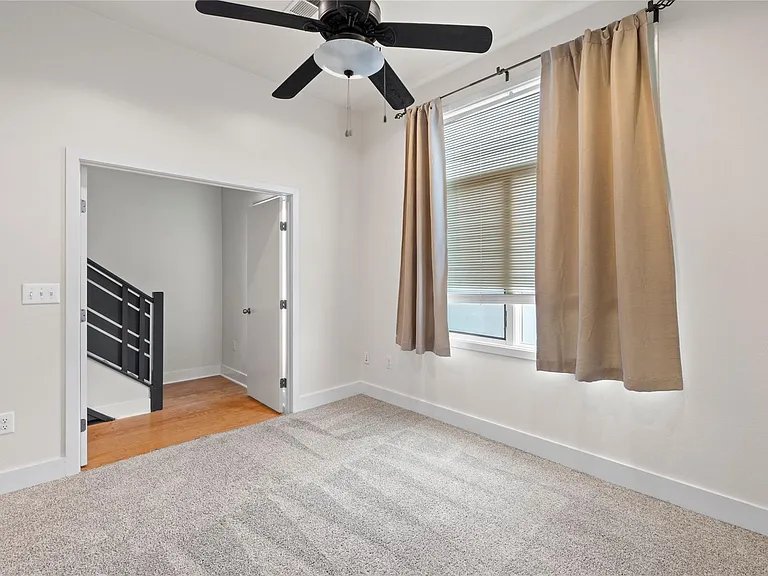 1702 S Lamar Blvd #9 — Photo 13