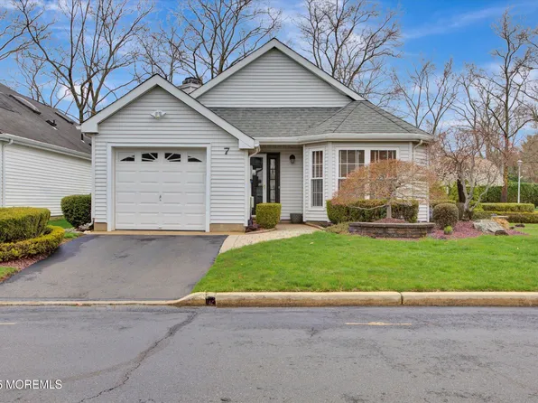 7 Ambrosia Way, Freehold, NJ 07728