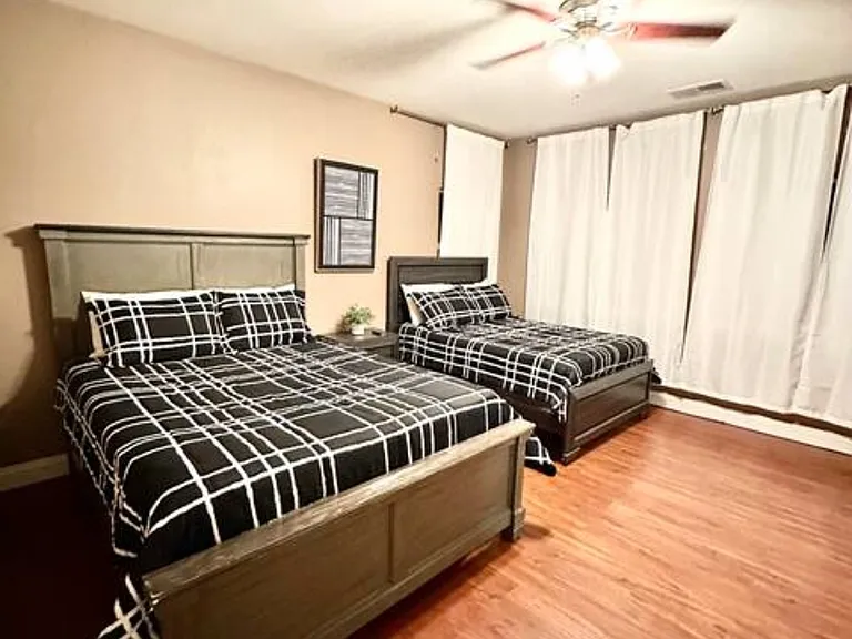 4260 Colorado Ave — Photo 3