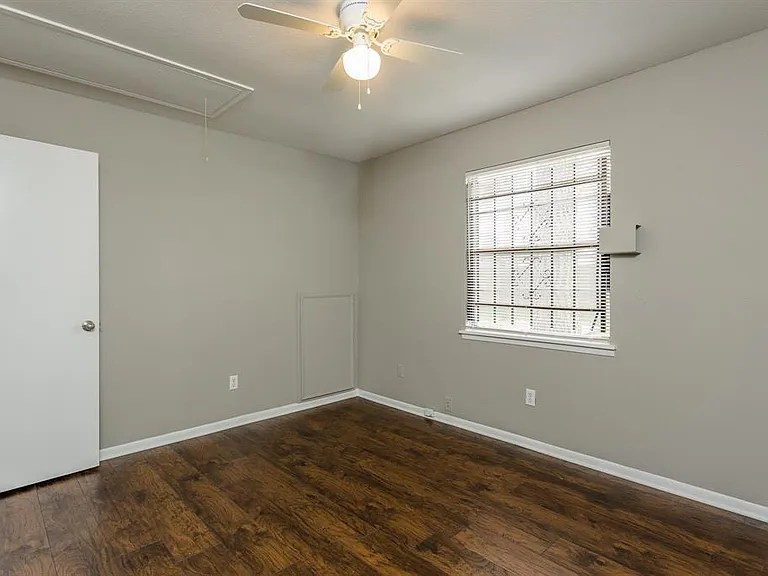 9731 Courben Ln — Photo 5