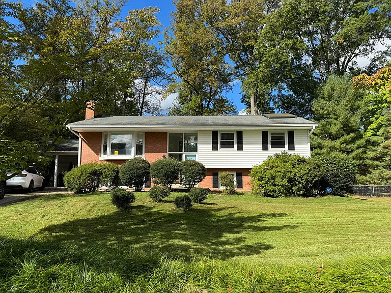 Front of house from curb.