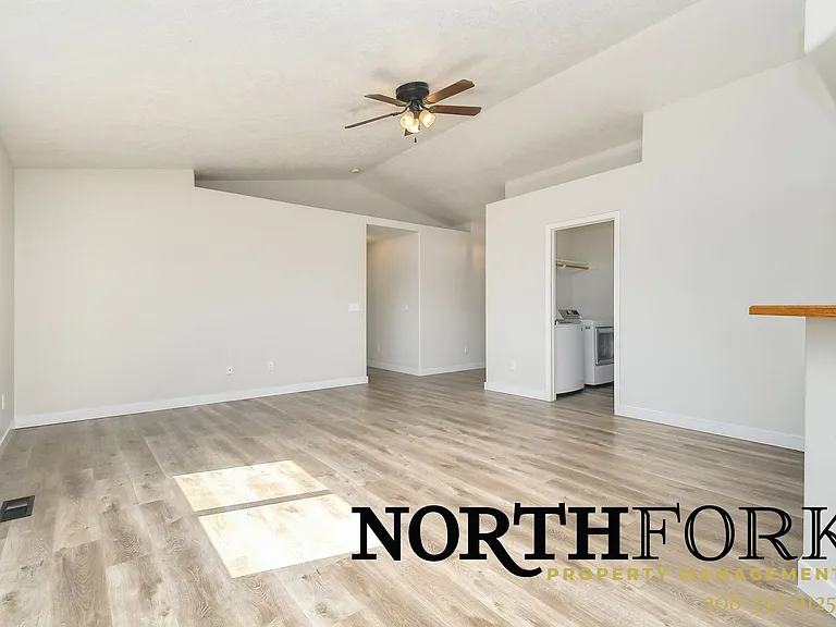 599 N Brownfield Way — Photo 3
