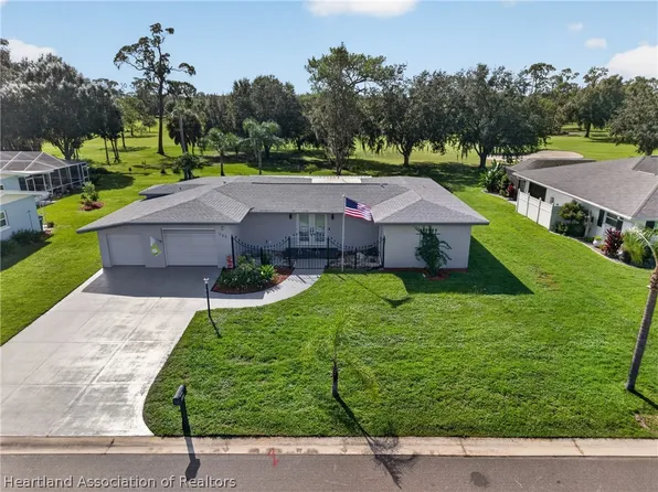 765 Golfside Ln, Sebring, FL 33870