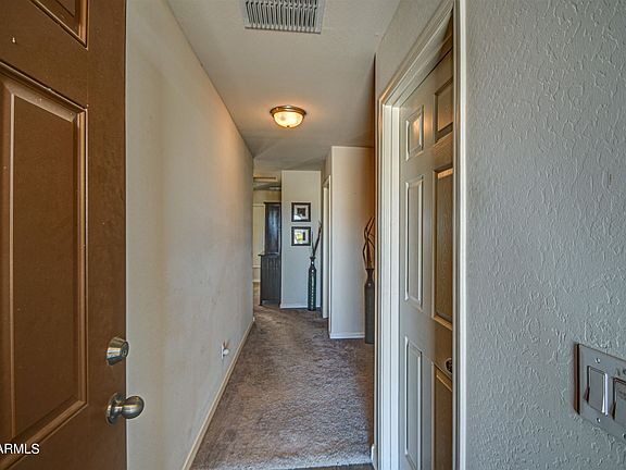 5th image of 985 W Starview Ave