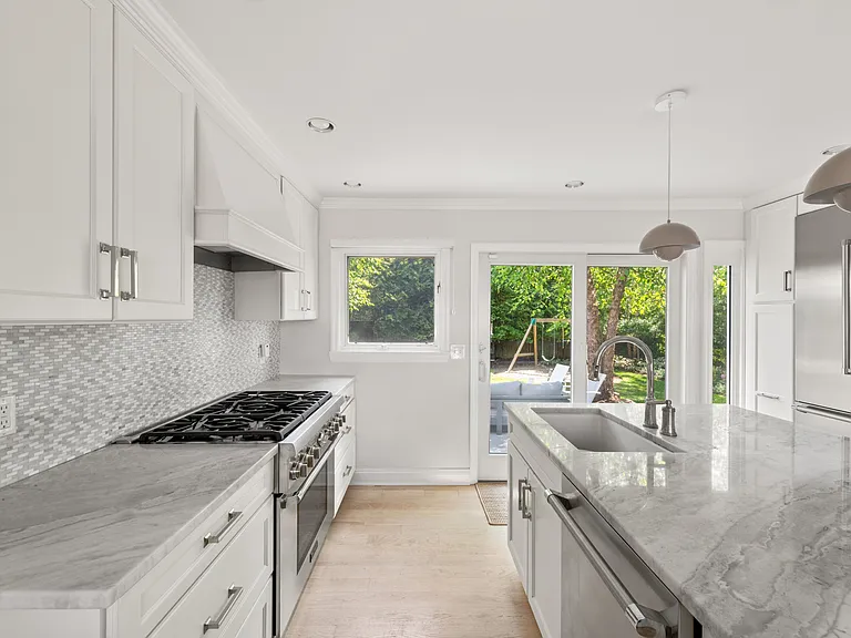 108 Harbor Rd — Photo 11