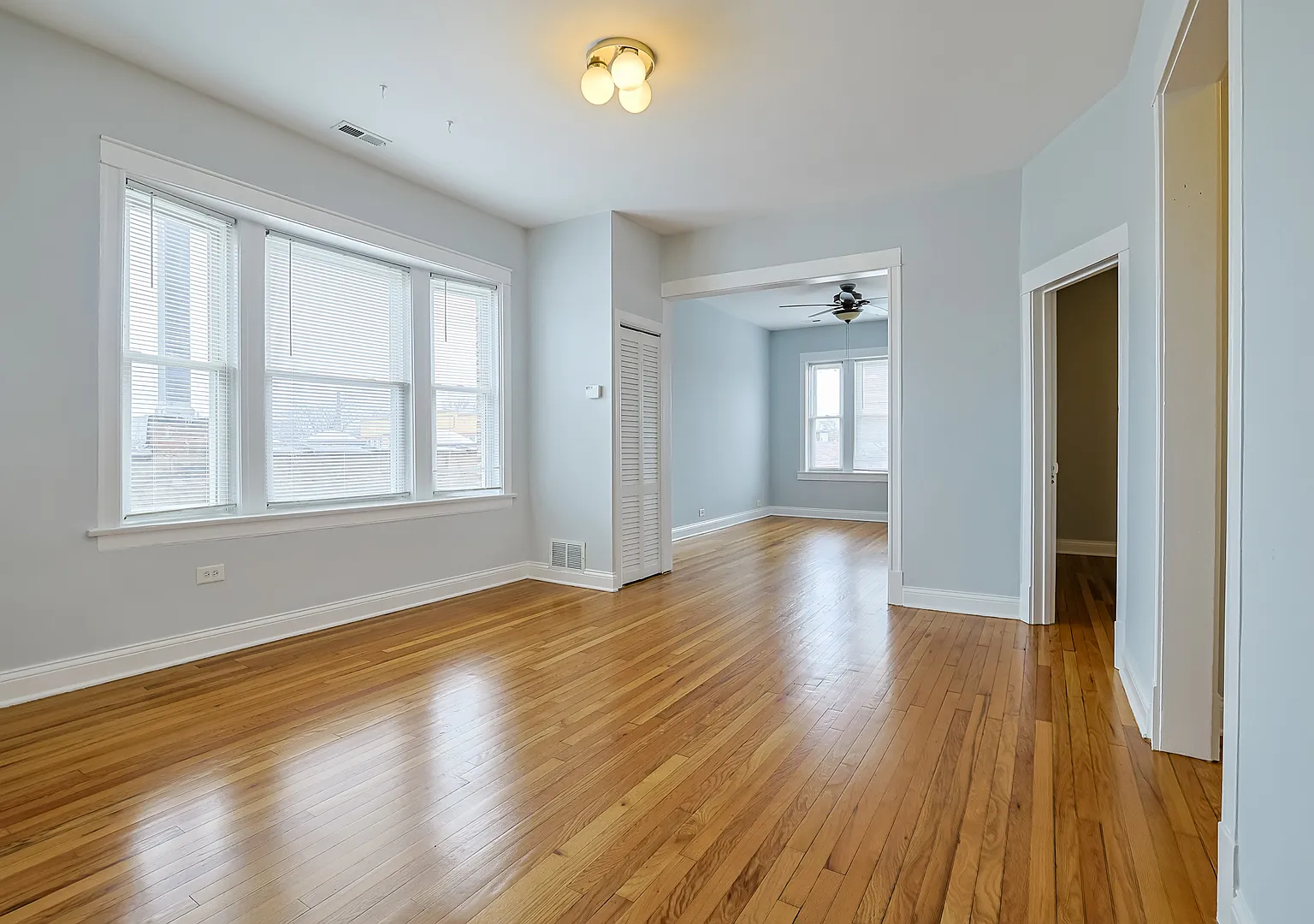 2 bed, 1300 sqft, $2,100 — Photo 4