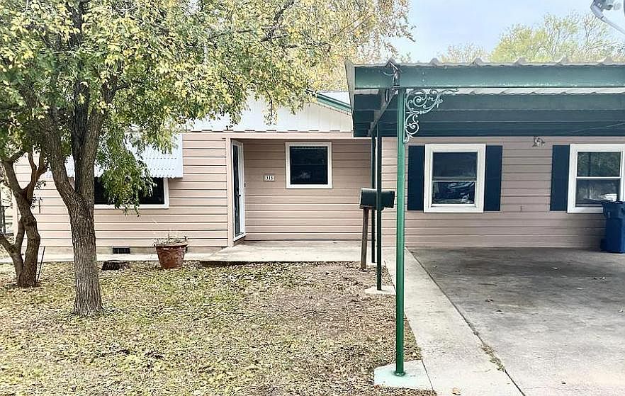 1st image of 345 Lake Dr