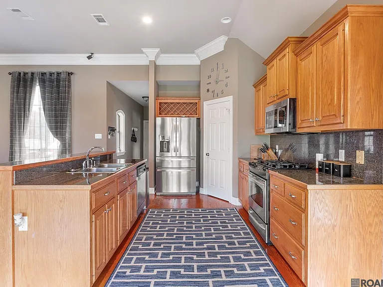 10743 Hillbrook Ave — Photo 5