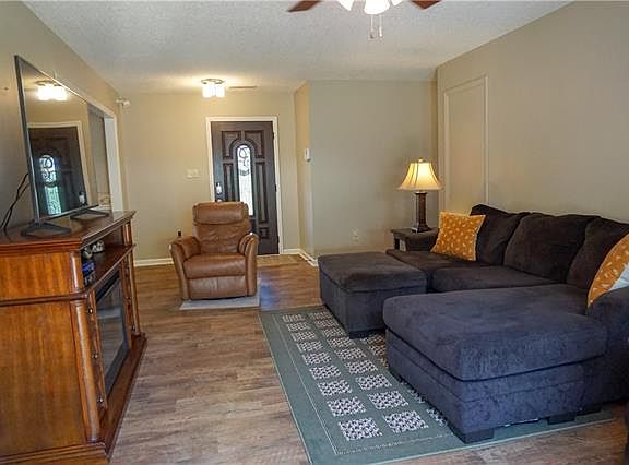 4th image of 3467 Farmfield Dr