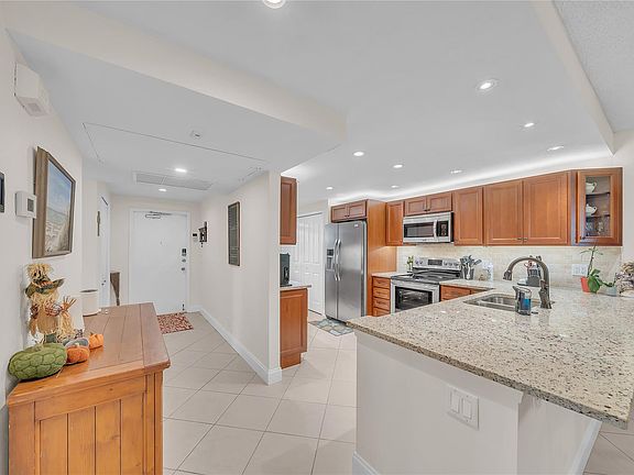 2nd image of 550 Oaks Lane #201