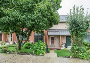 105 Caernarvon Ct, Exton, PA 19341