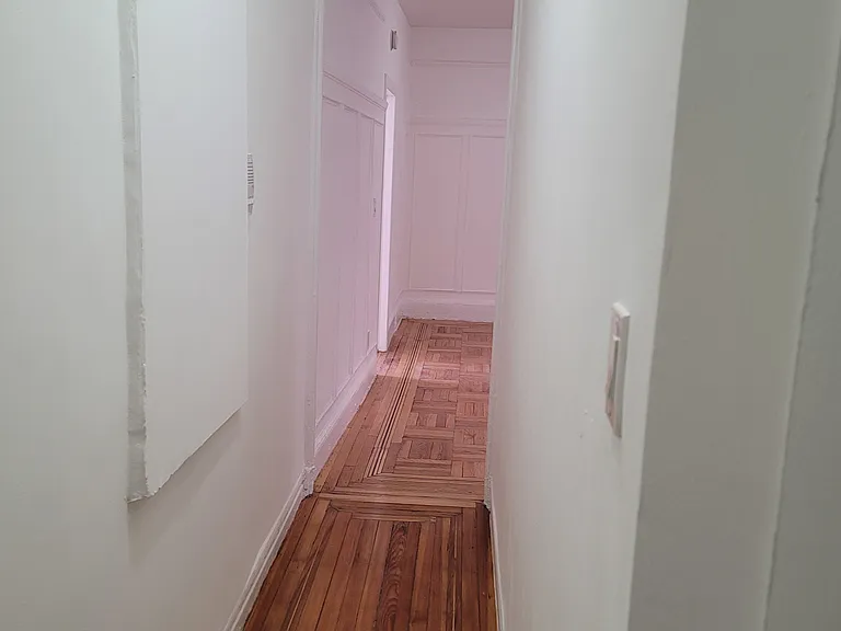 2463 Valentine Ave #E4 — Photo 8