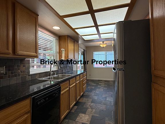 5th image of 2420 Blue Haven Ln