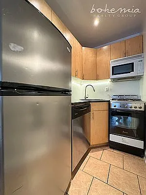 Rented by Bohemia Realty Group | media 6