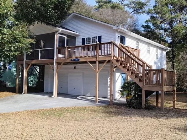 422 Holly St, Emerald Isle, NC 28594