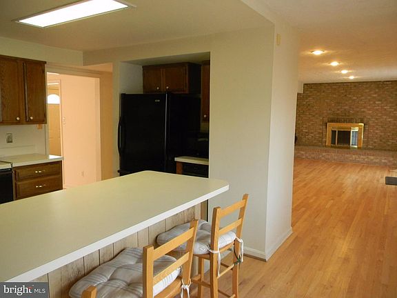5th image of 2419 1st St S