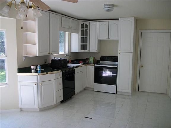 5th image of 5446 Christy Ln